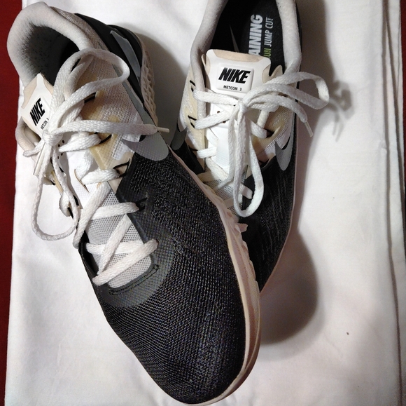 Shoes - Picture 3 of 6